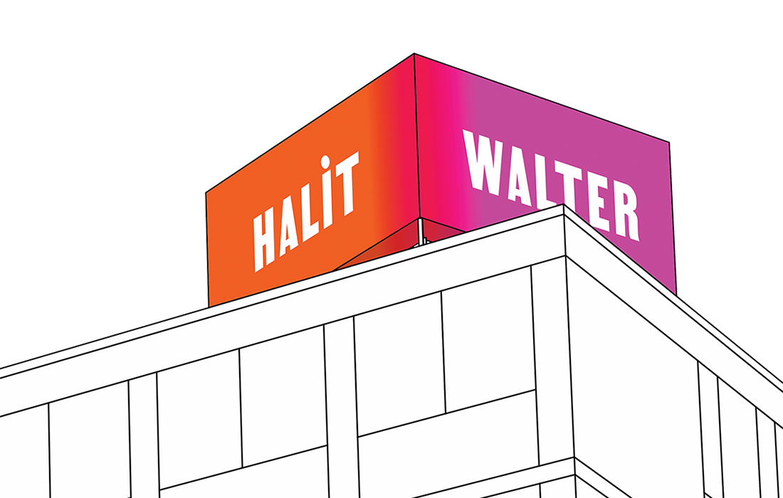 Detailausschnitt der Gebäudeansicht des Regierungspräsidiums von unten mit dem Kunstwerk 86° (Walter Hait) auf dem Dach 